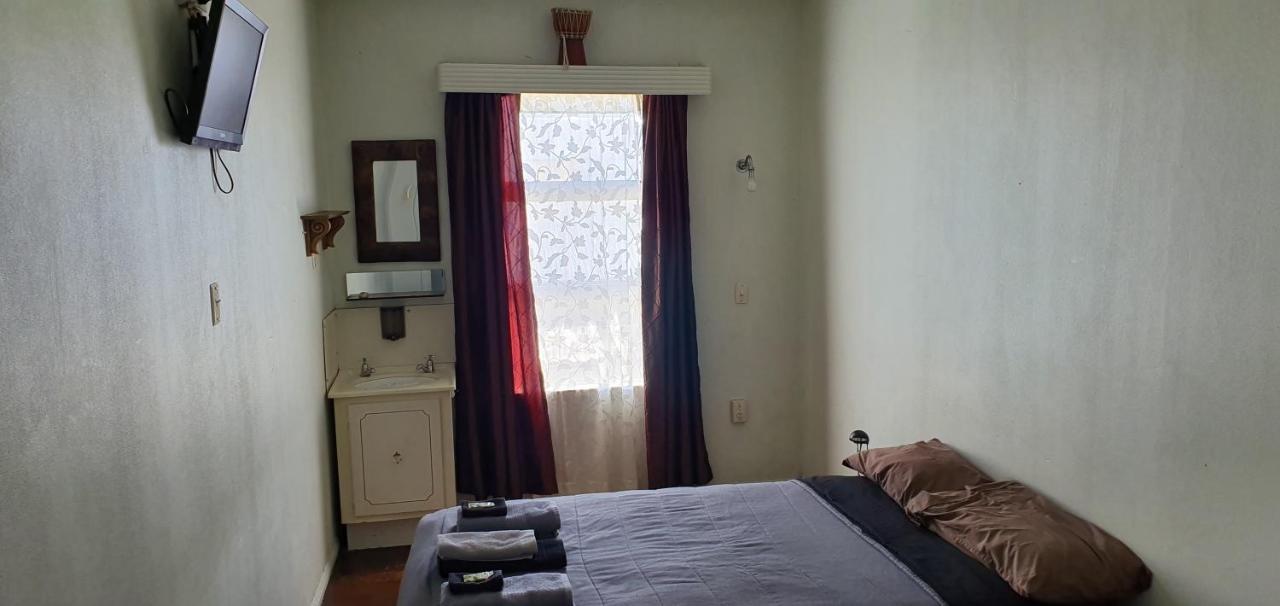 Hotel Motueka Backpackers, Loud Live Music Friday Saturday Nights Habitación foto